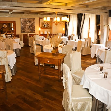 Restaurant Bohrer Table Conviviale